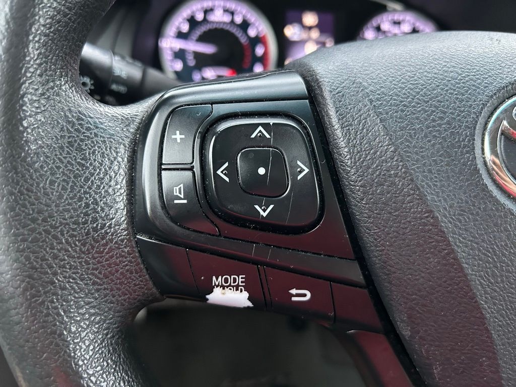 Thumbnail: 2017 Toyota Camry - 19