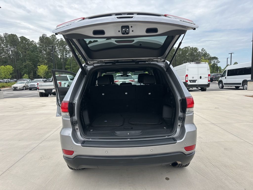 2021 Billet Silver Metallic Clearcoat Jeep Grand Cherokee Laredo X 4X4 SUV
