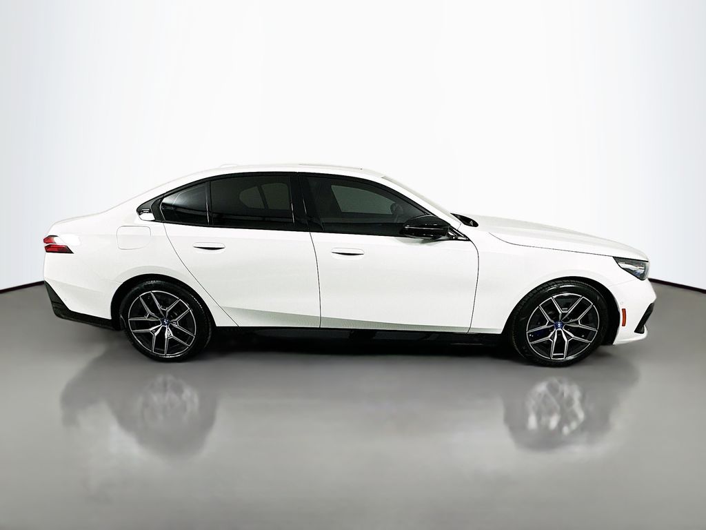 Thumbnail: 2024 BMW i5 - 4