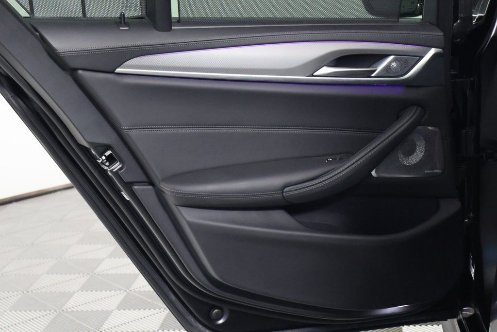 Thumbnail: 2023 BMW M5 - 13