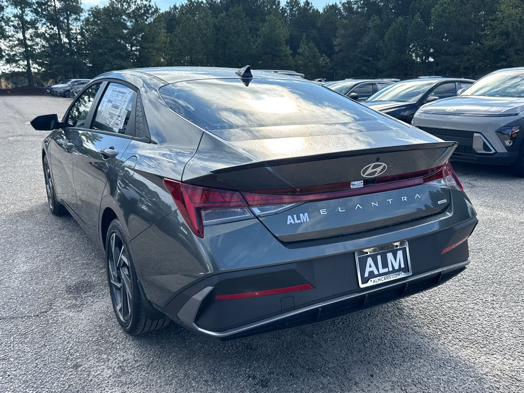 2025 Hyundai Elantra Hybrid SEL Sport photo 3