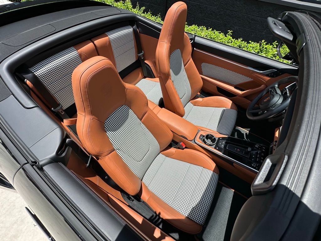 2025 Porsche 911 Turbo 15