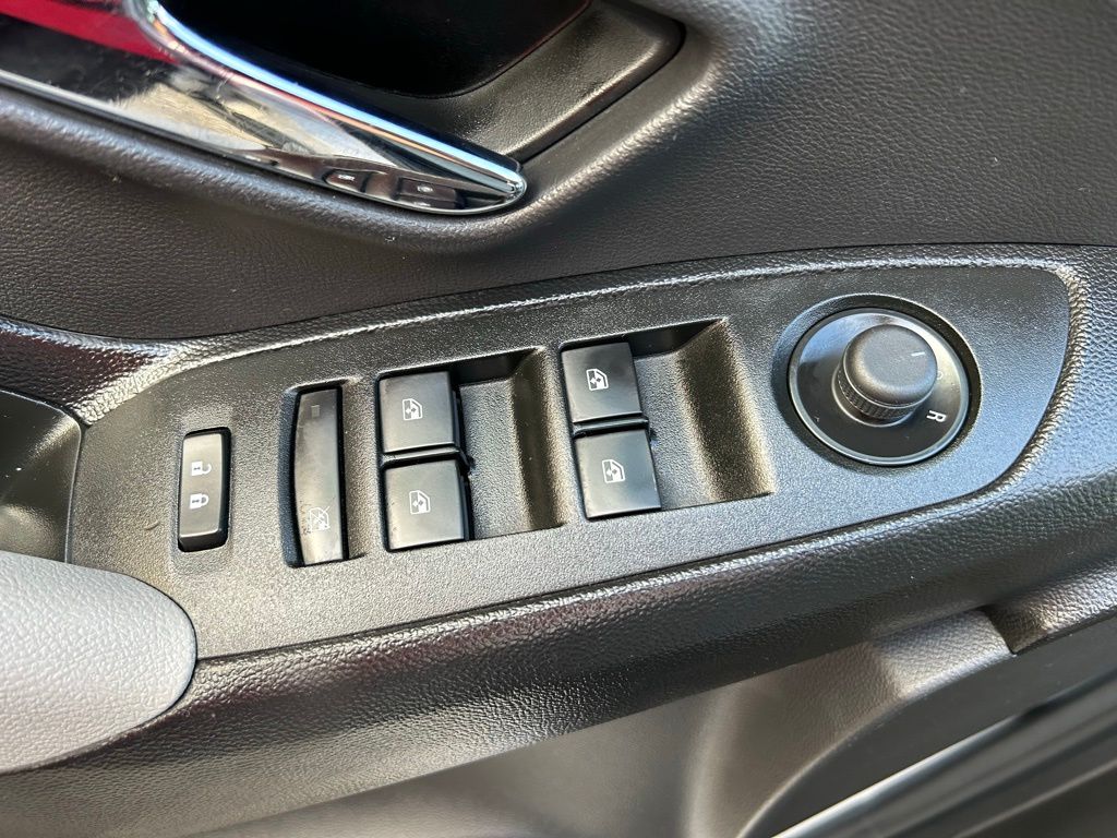2020 Chevrolet Trax LS 16