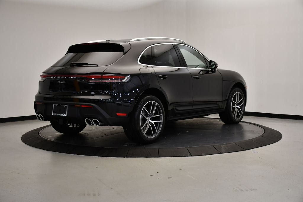 Thumbnail: 2026 Porsche Macan - 7