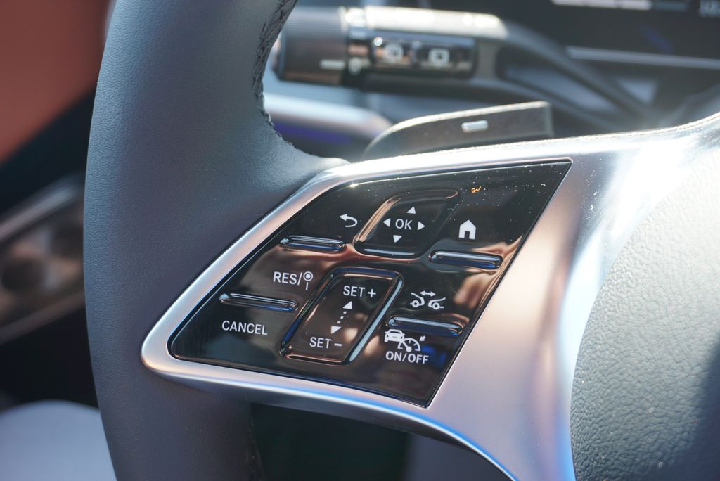 Thumbnail: 2026 Mercedes-Benz GLC - 27