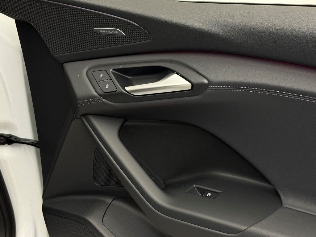 2025 Audi e-tron Premium 18