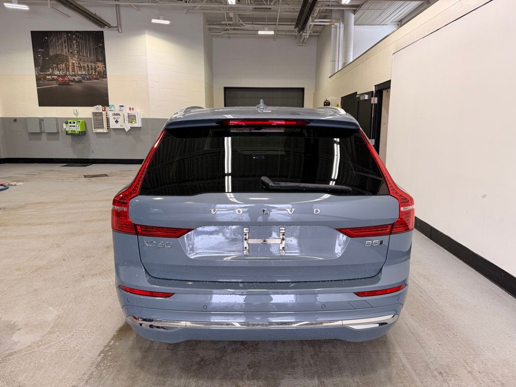 Thumbnail: 2023 Volvo XC60 - 4