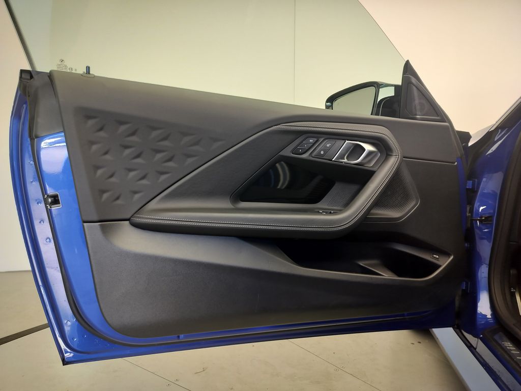 Thumbnail: 2025 BMW 2 Series - 6