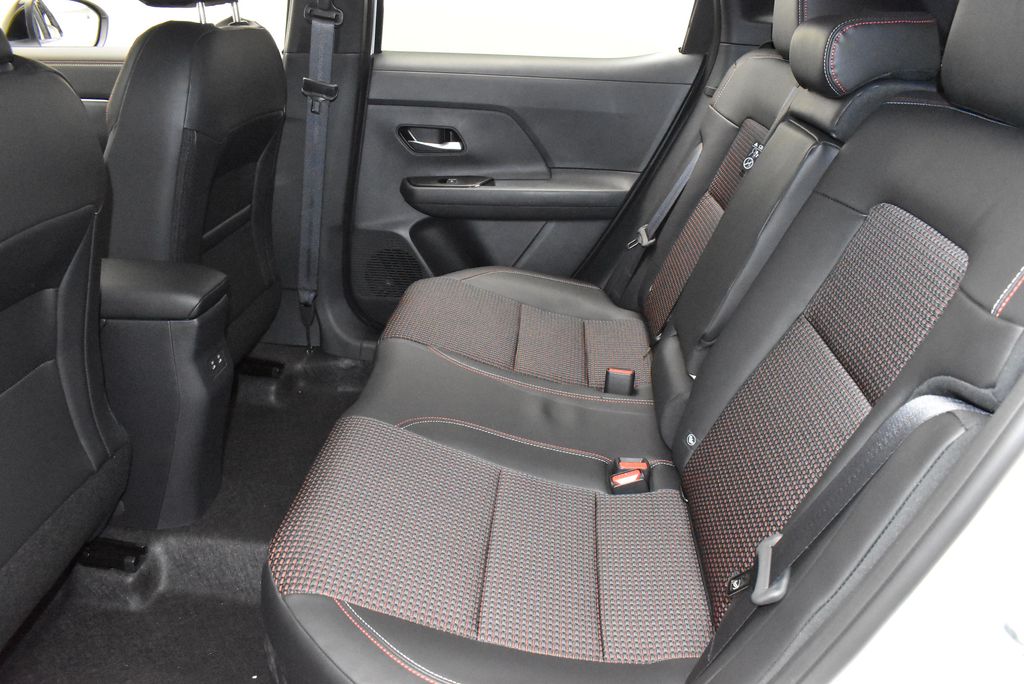 Thumbnail: 2026 Nissan Kicks - 32