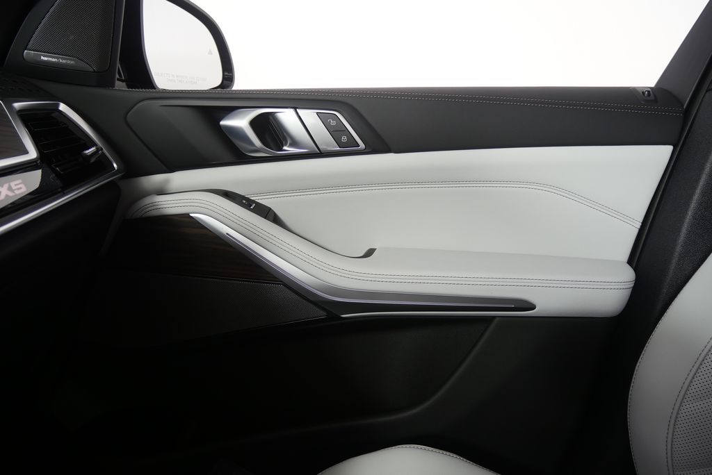 Thumbnail: 2026 BMW X5 - 24