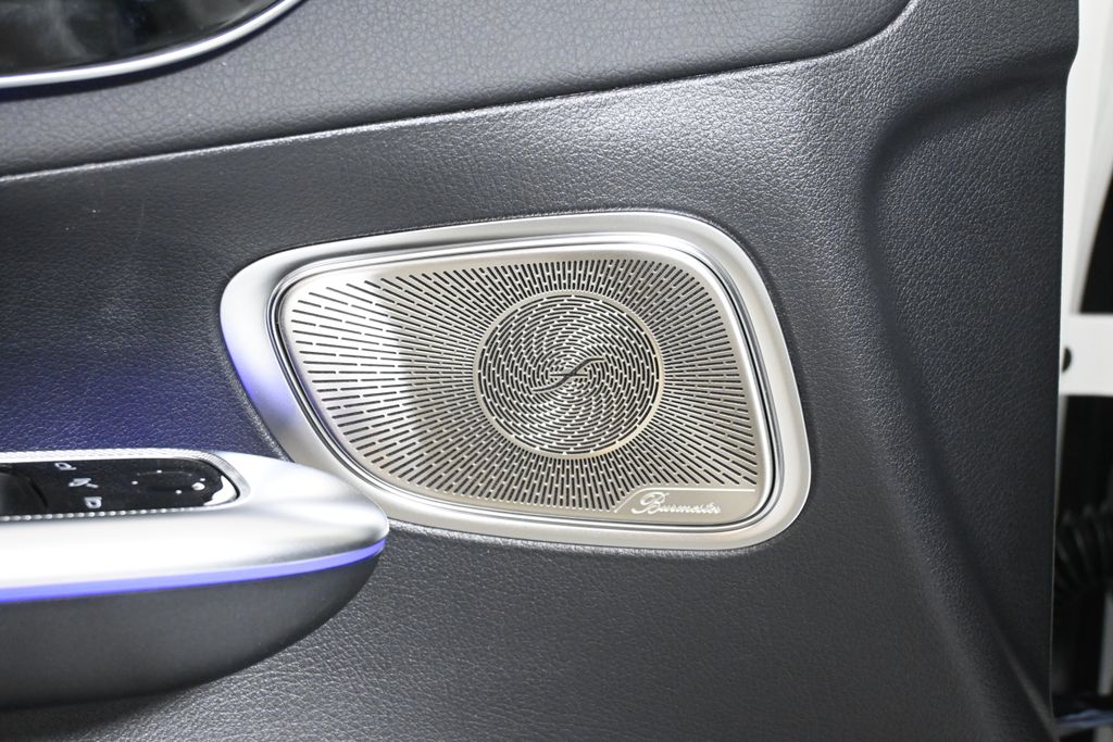 2025 Mercedes-Benz GLC 300 23