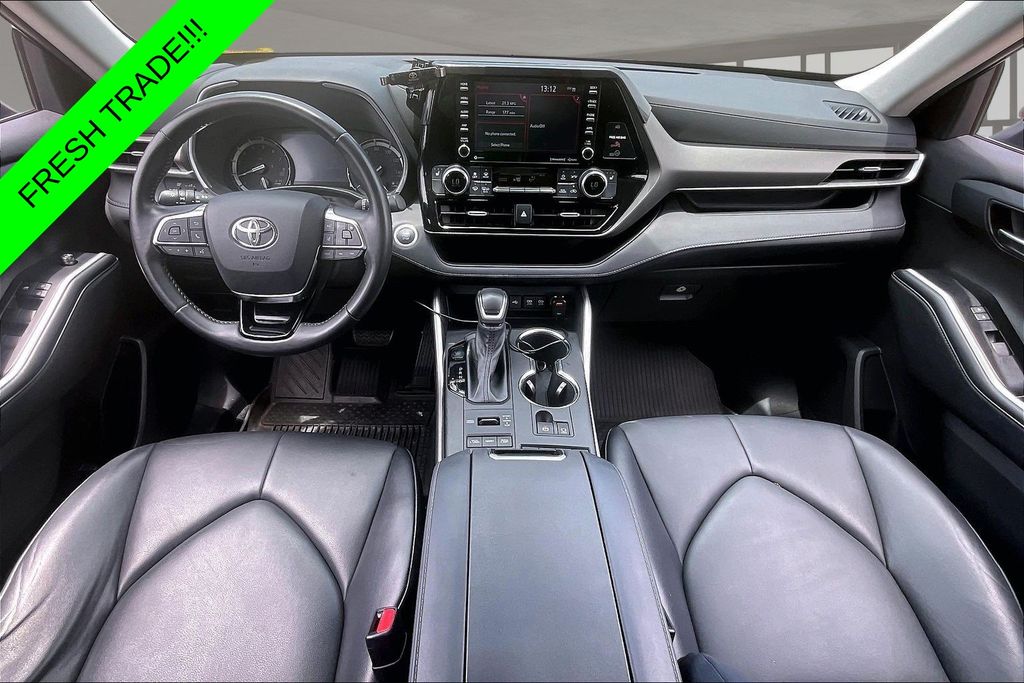 Used 2021 Toyota Highlander SUV
