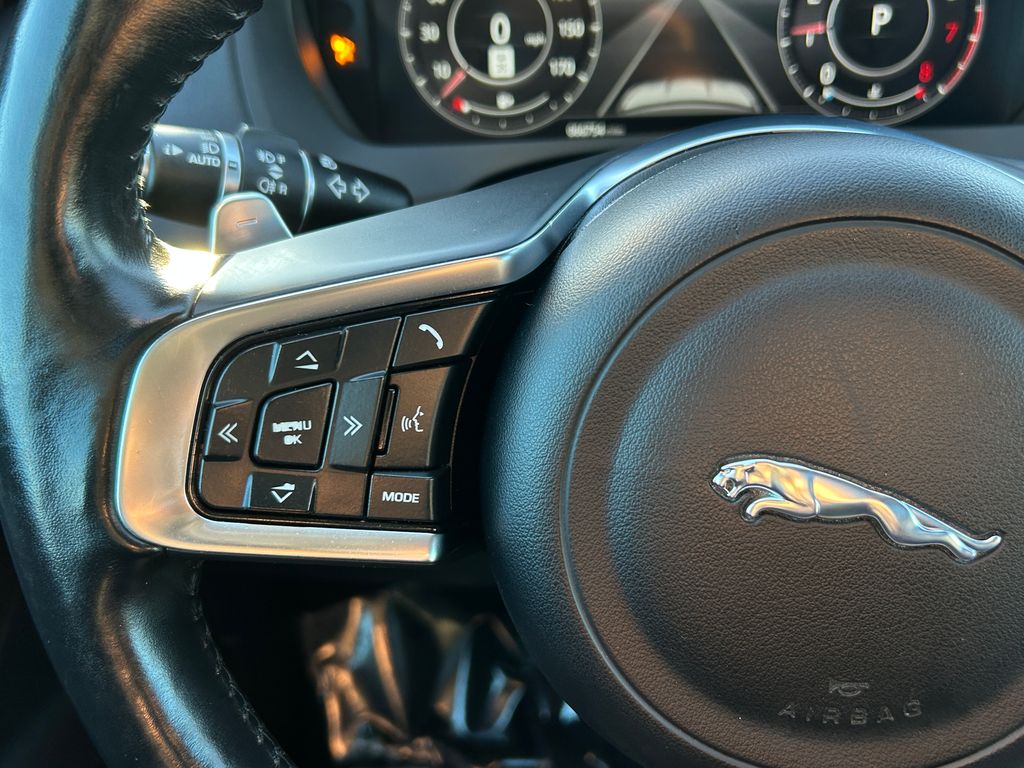 Thumbnail: 2019 Jaguar F-Pace - 19