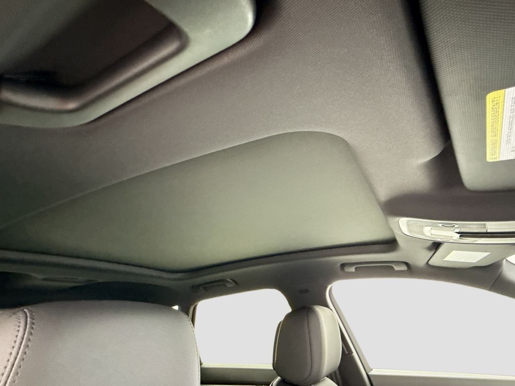 Thumbnail: 2025 Audi Q3 - 16