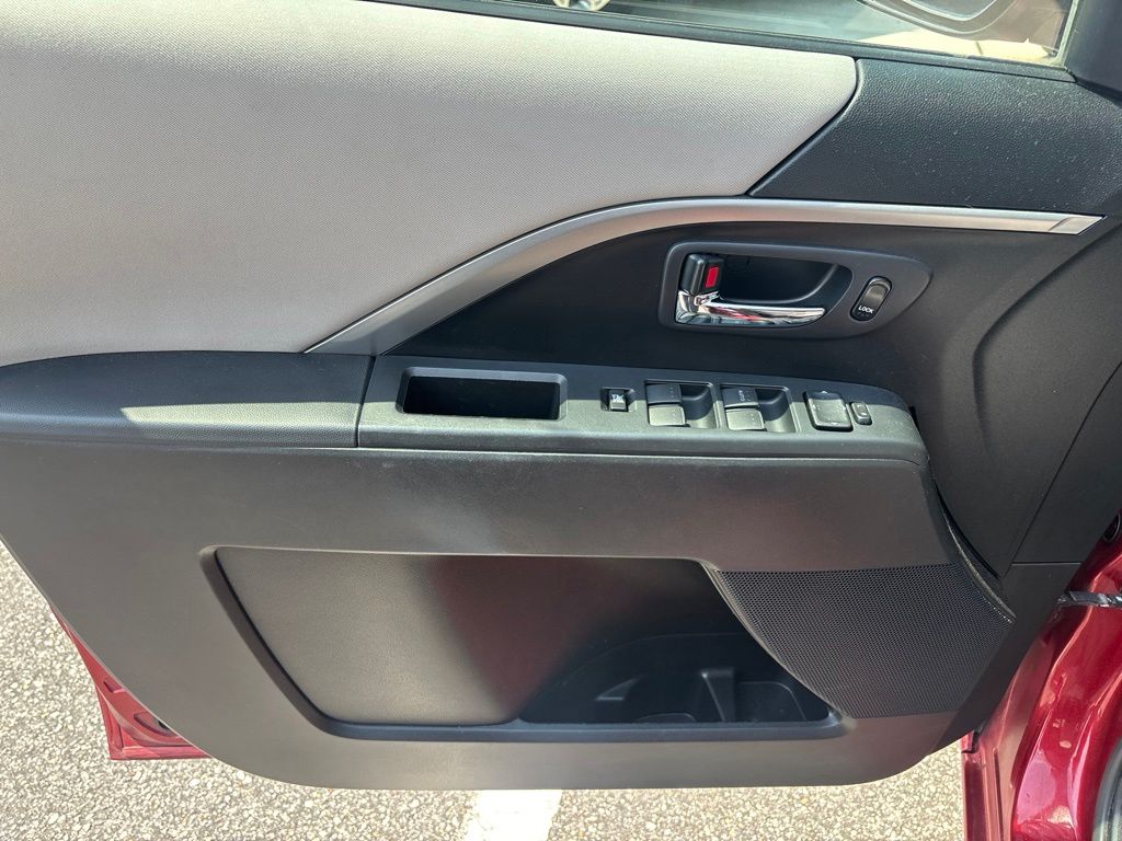 Used 2014 Red Mazda Sport image 17