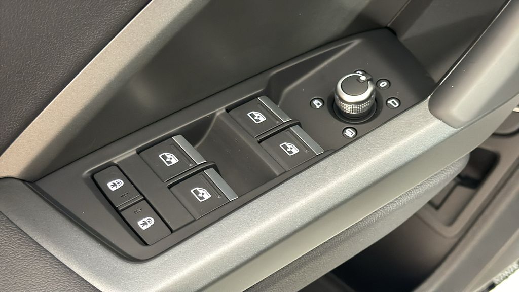 2025 Audi Q3  30