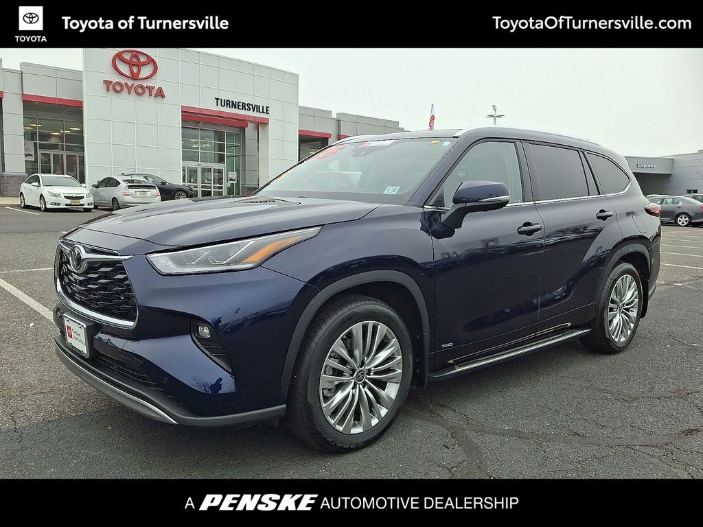 Thumbnail: 2025 Toyota Highlander - 1