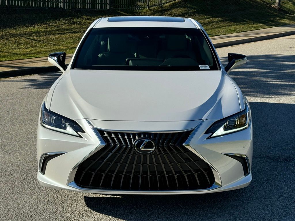 2025 Lexus ES 300h 8