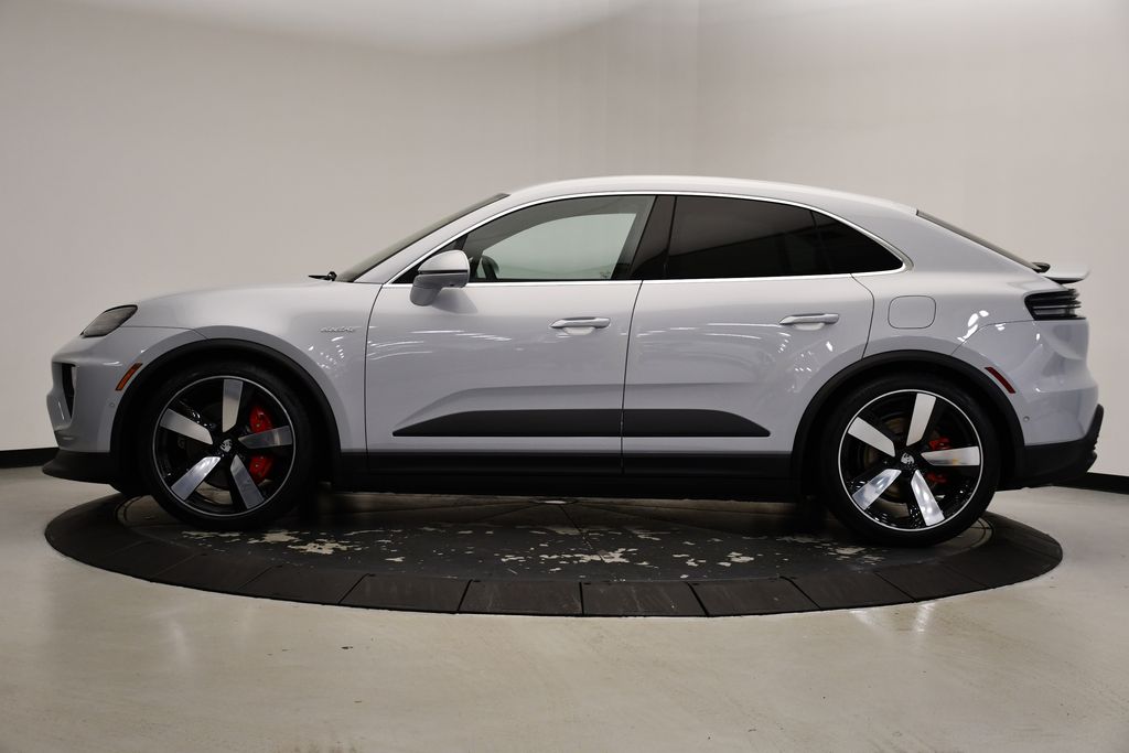 Thumbnail: 2025 Porsche Macan - 2