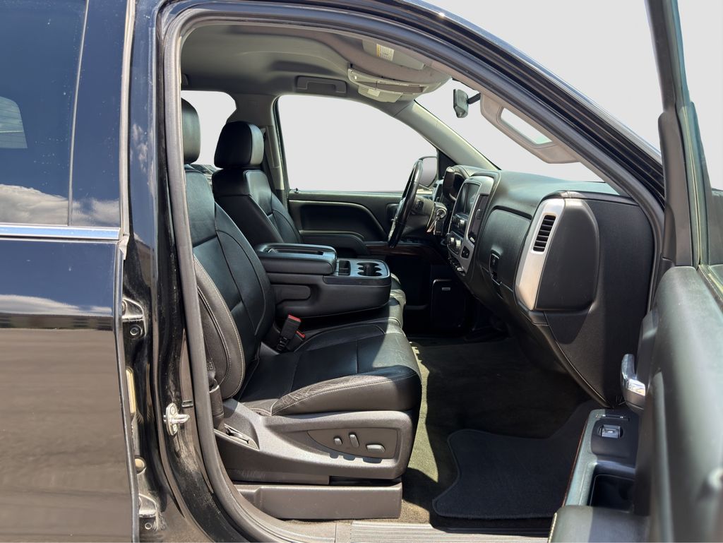 Used 2018 Black GMC SLT image 18