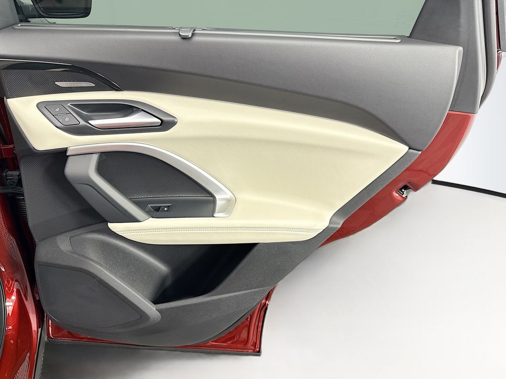 Thumbnail: 2025 Audi Q5 - 26