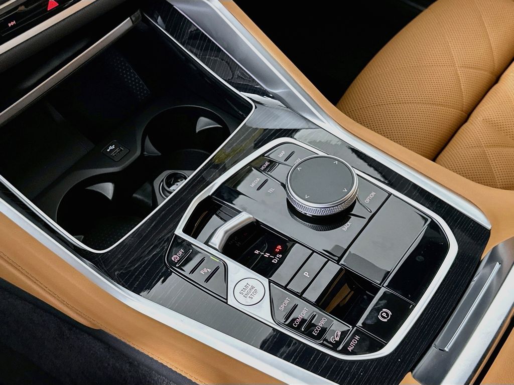 Thumbnail: 2027 BMW X6 - 15
