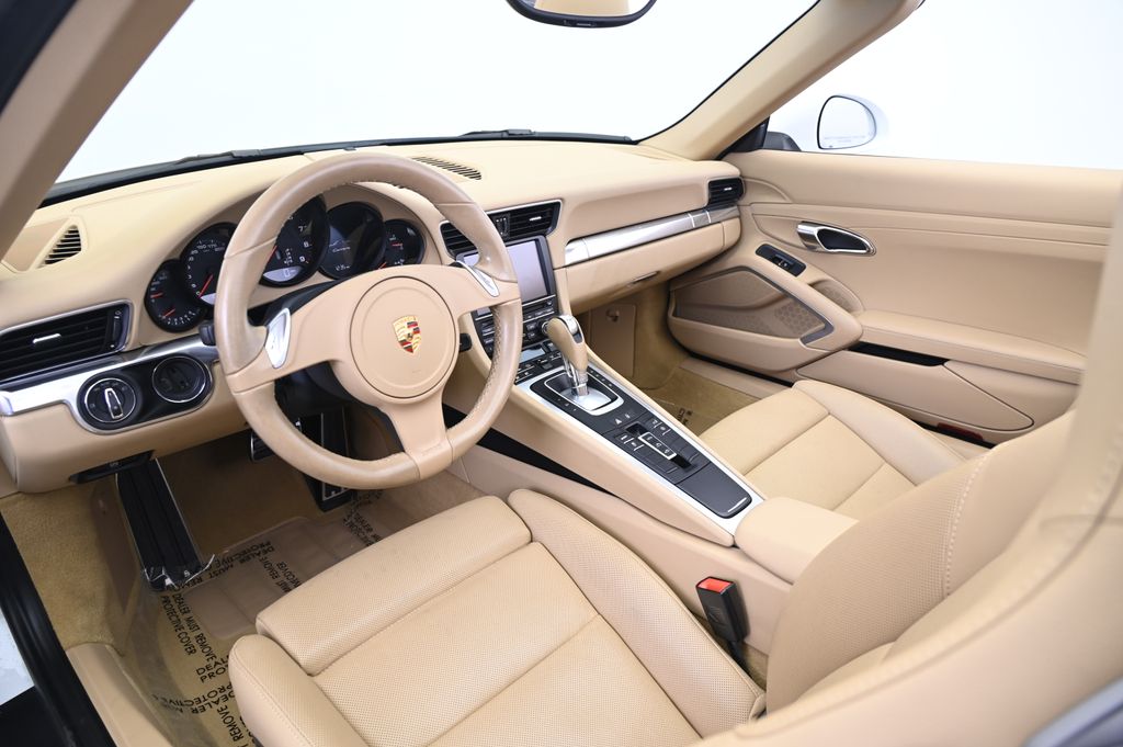 Thumbnail: 2015 Porsche 911 - 27