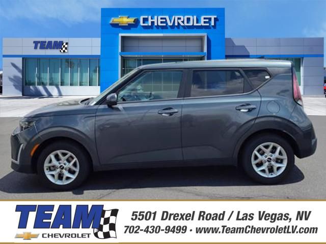 2024 Kia Soul Gris (Gravity Gray) SUV/Crossover Tracción delantera Transmisión variable continua