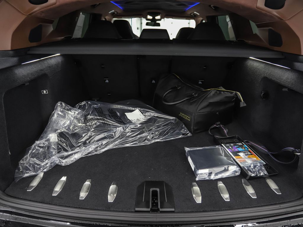 Thumbnail: 2026 BMW XM - 23