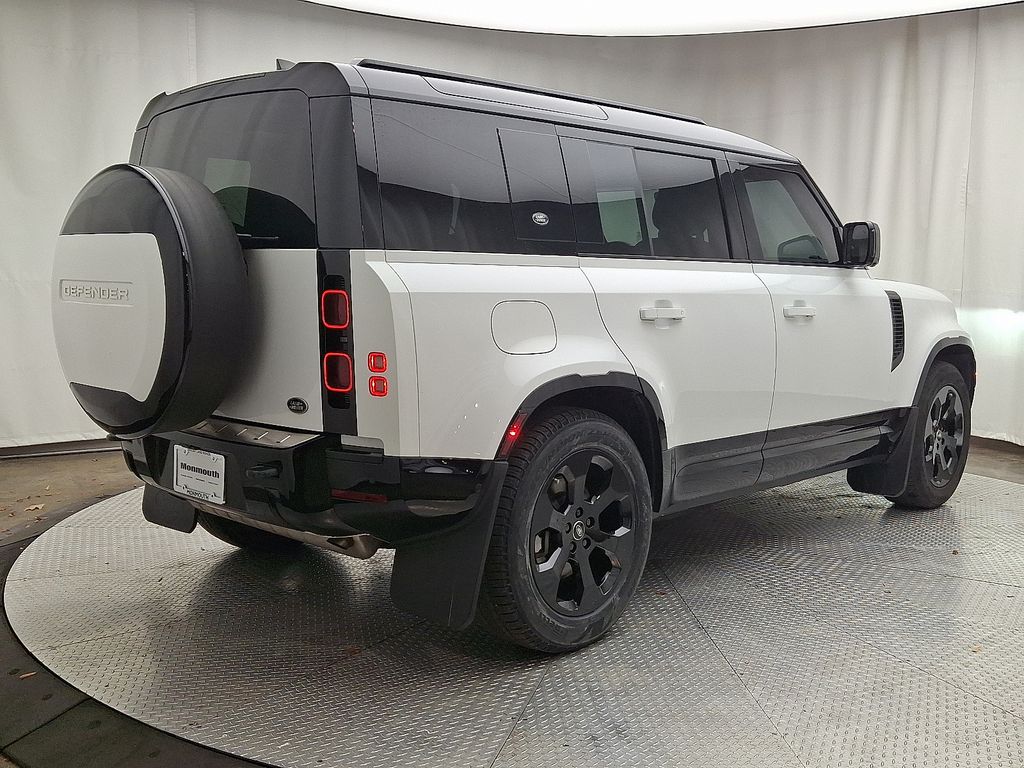 Thumbnail: 2023 Land Rover Defender - 4