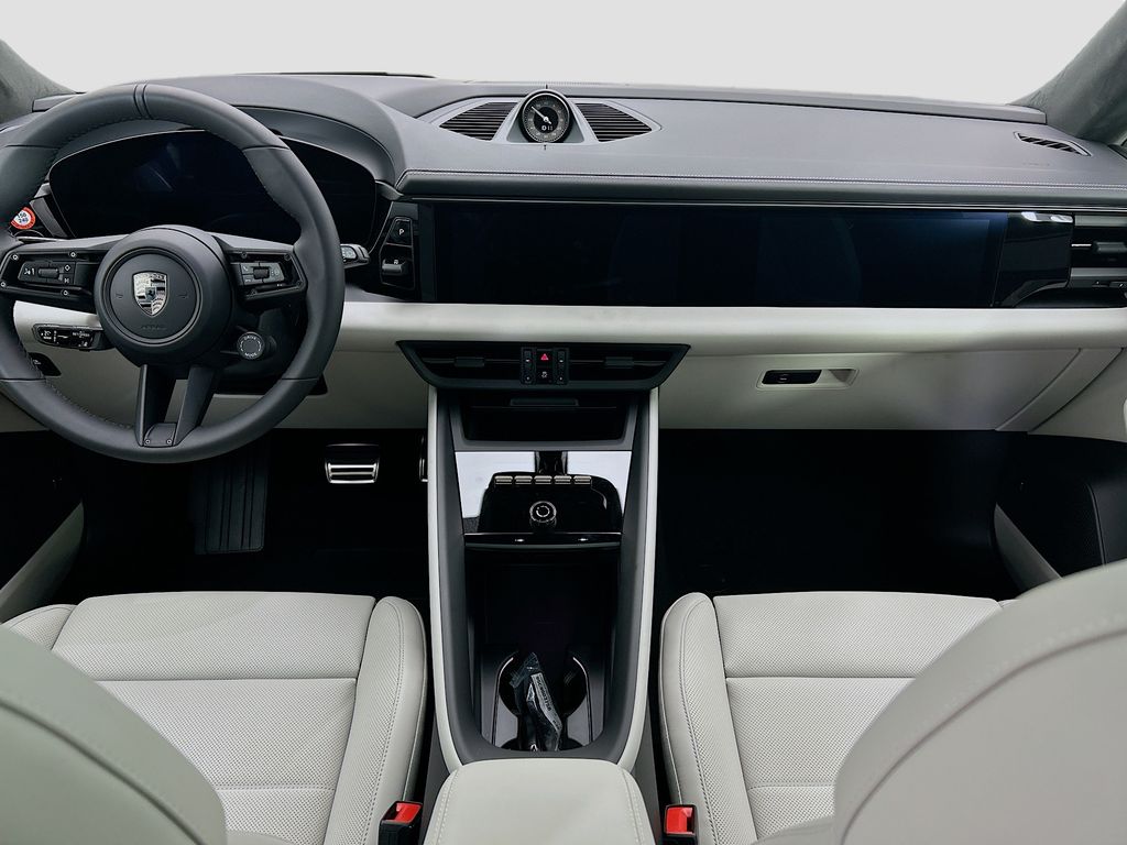 Thumbnail: 2025 Porsche Macan - 16