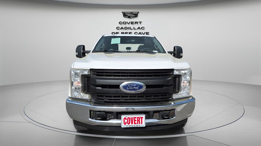 Used 2019 White Ford XL image 2