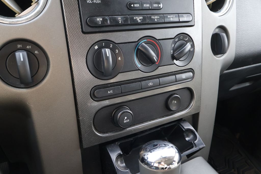 Thumbnail: 2005 Ford F-150 - 25