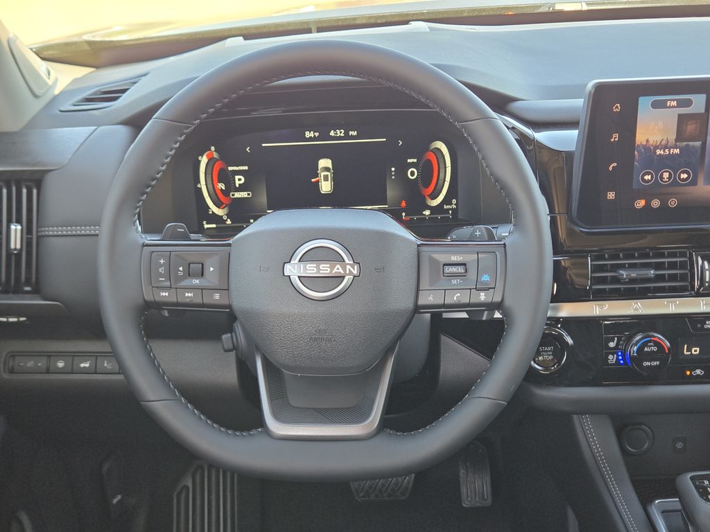 2026 Nissan Pathfinder Platinum - 10