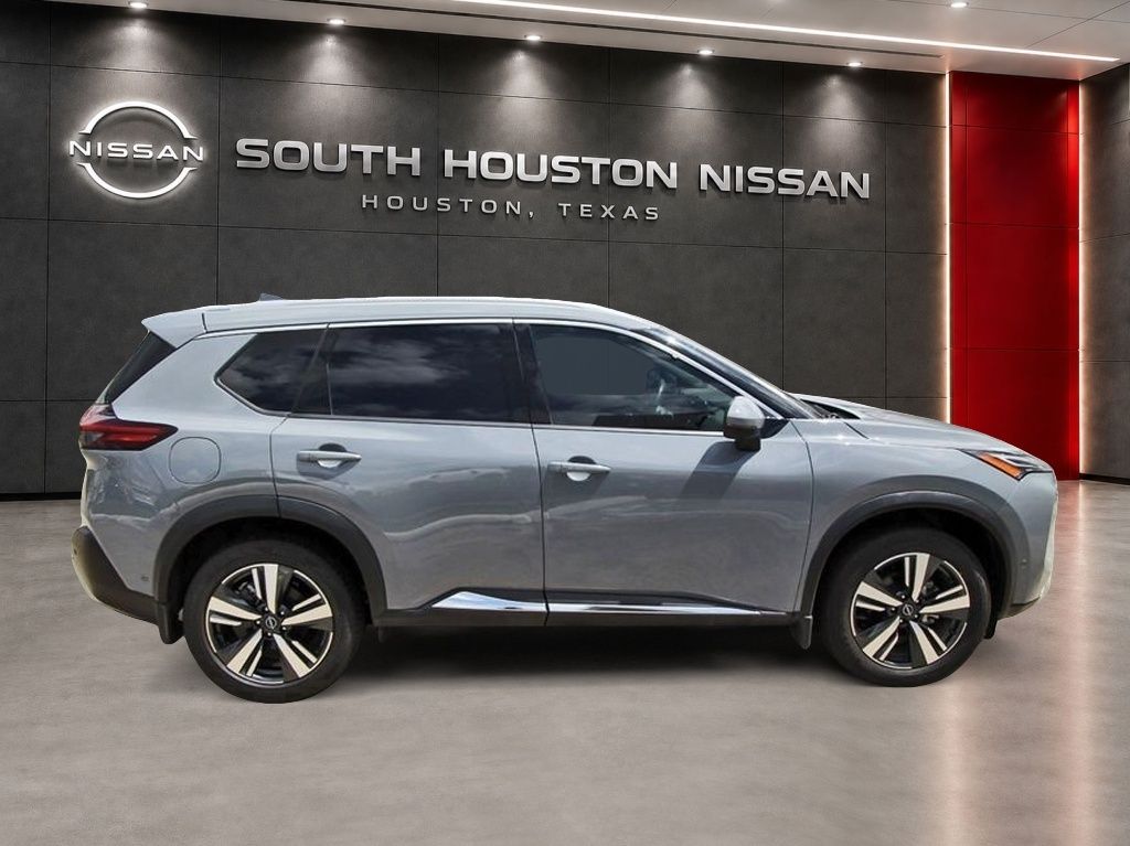 2022 Nissan Rogue Platinum - 4
