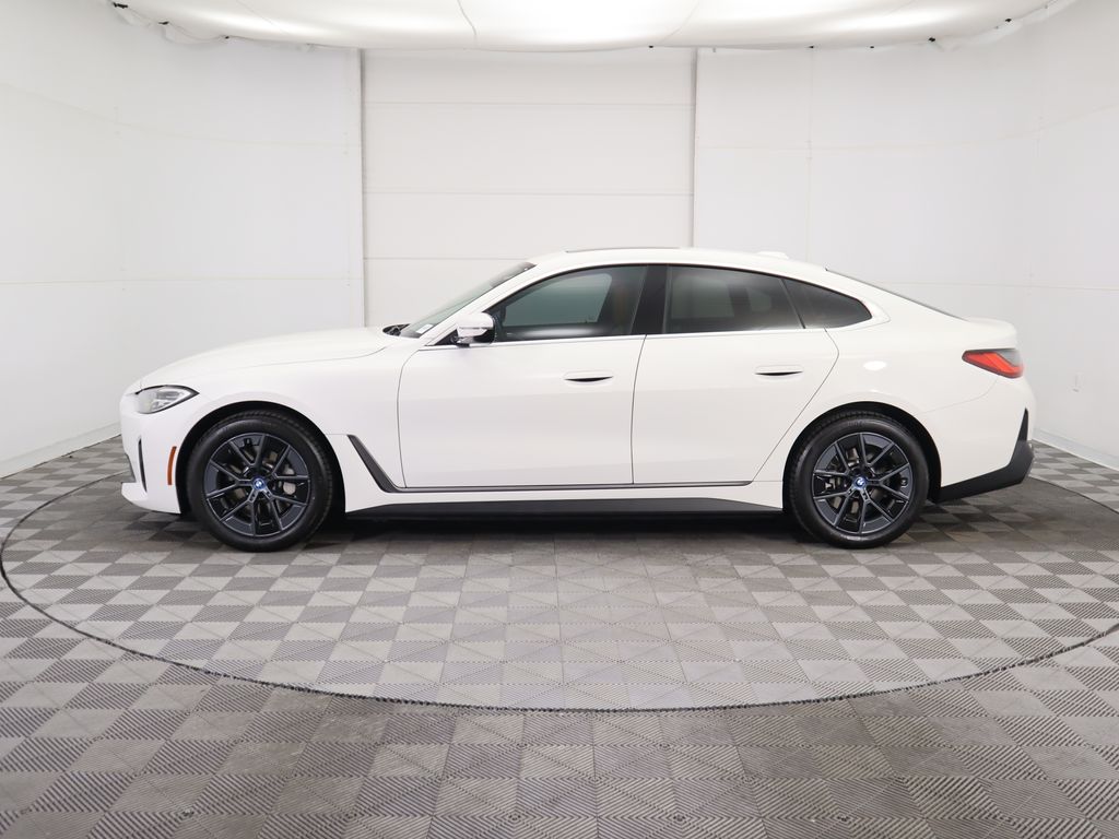 2024 BMW i4 eDrive35 8