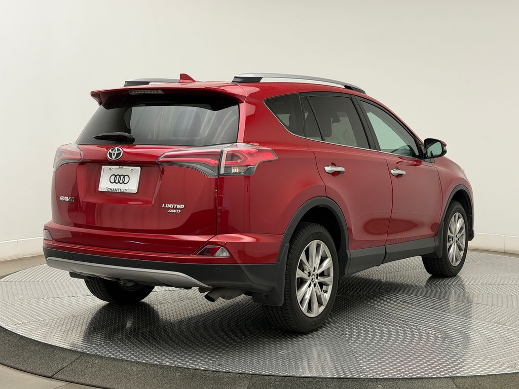 Thumbnail: 2017 Toyota RAV4 - 9