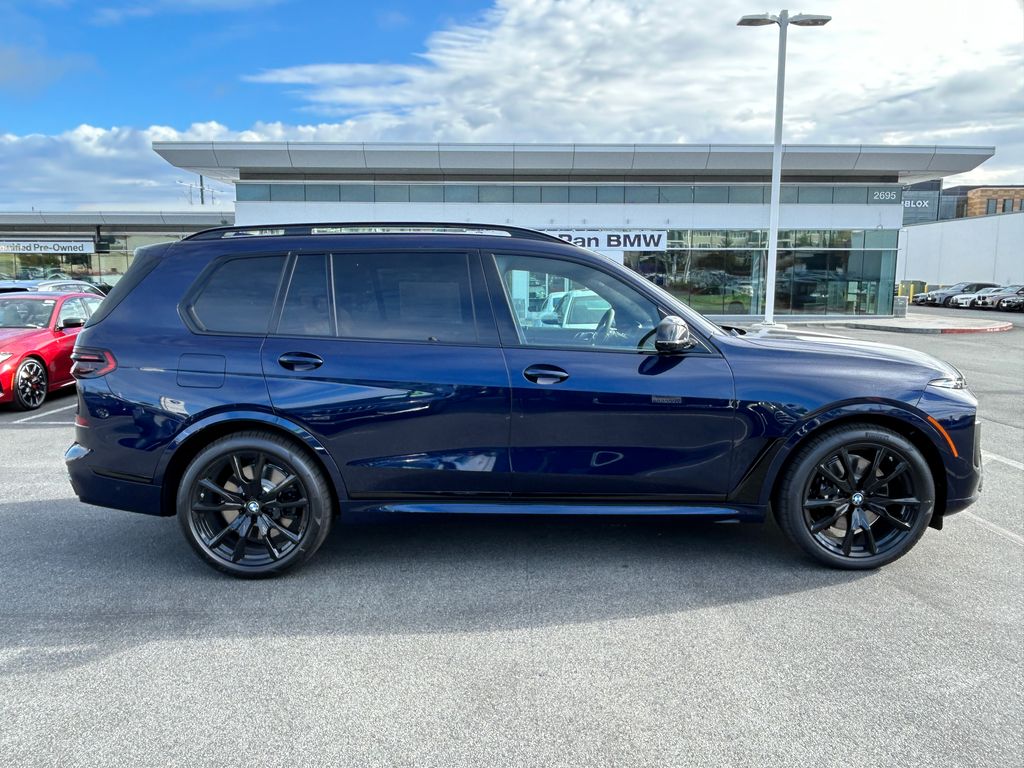 Thumbnail: 2026 BMW X7 - 6