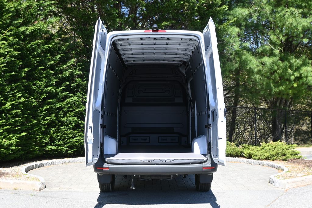 Thumbnail: 2025 Mercedes-Benz Sprinter - 30