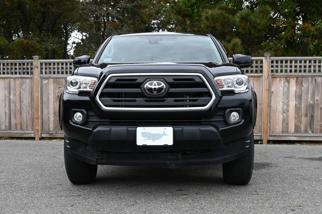 Thumbnail: 2019 Toyota Tacoma - 7