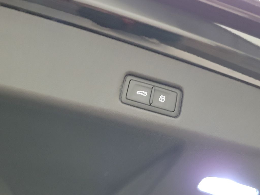 Thumbnail: 2025 Audi Q5 - 11