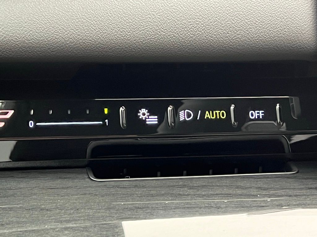 Thumbnail: 2026 BMW 5 Series - 19