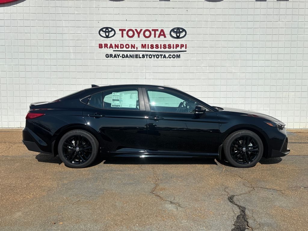 2026 Toyota Camry SE's photo