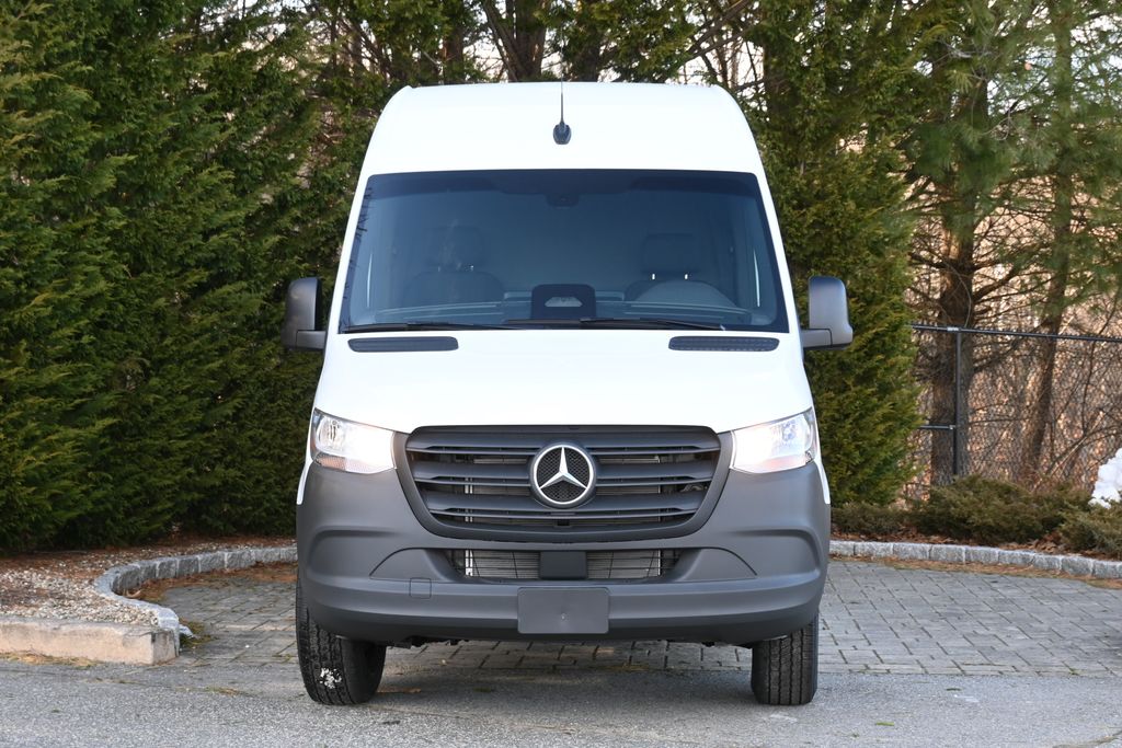 2025 Mercedes-Benz Sprinter 2500 9