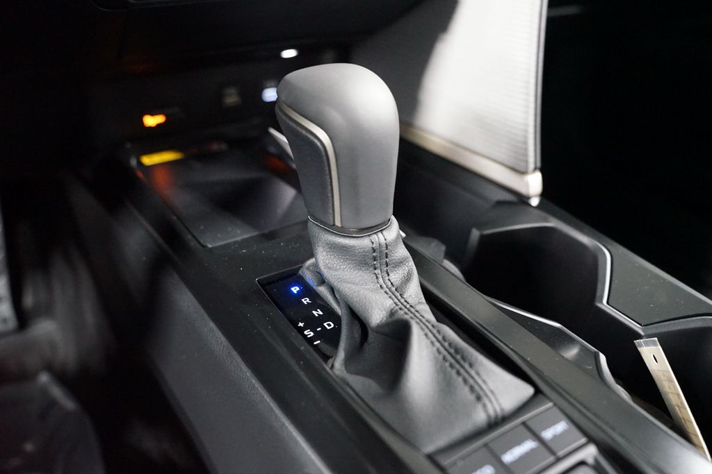 Thumbnail: 2025 Toyota Camry - 22