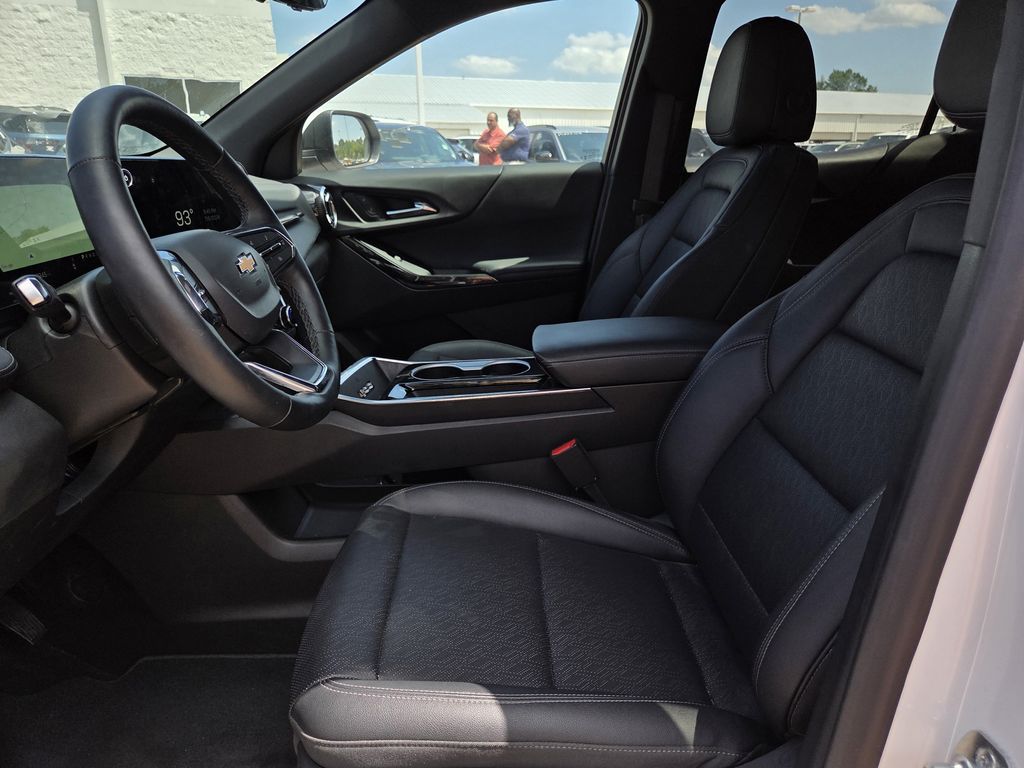 Used 2025 Chevrolet Equinox SUV
