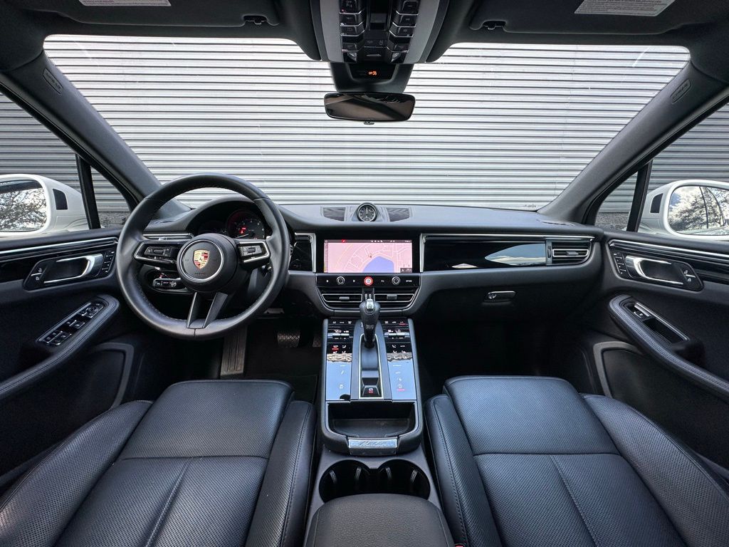 Thumbnail: 2023 Porsche Macan - 6