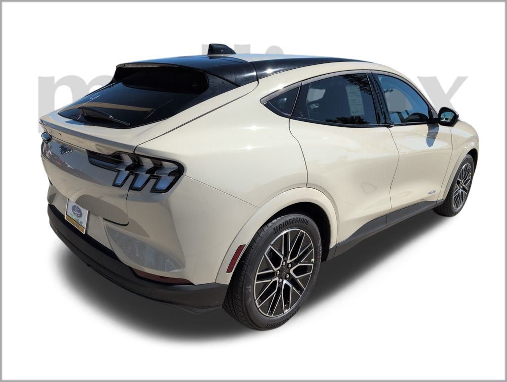 2025 Ford Mustang Mach-E Premium photo 4
