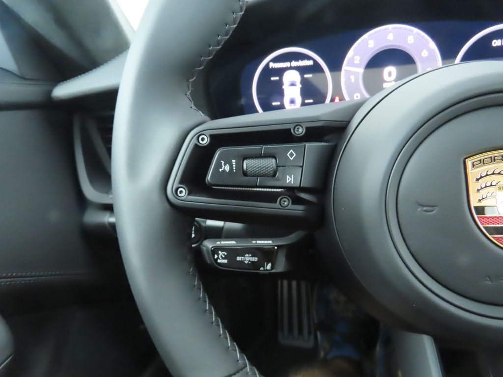Thumbnail: 2025 Porsche 911 - 14