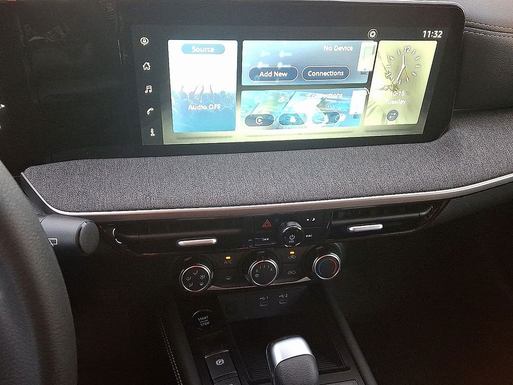 2025 Nissan Kicks SV 10